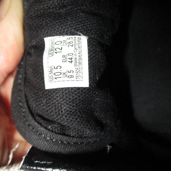 Vans Old Skool Sneakers - Picture 11 of 15